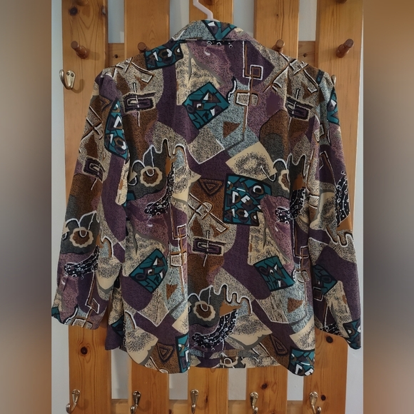 Geometric-Patterned Blouse - Picture 3 of 3